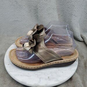 Clarks Shoes Womens Size 8 Gold Leather Slip On Wedge Thong Sandals